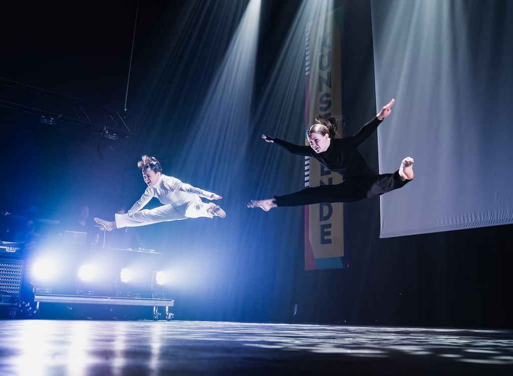 Dans_Gelderland_Kim en Julia_ÃÂ©Bram Versteeg-web.jpeg